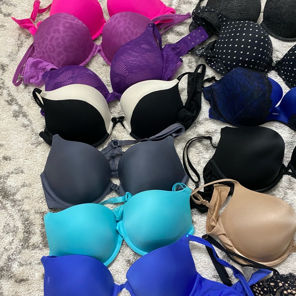 Bras 34D Victoria’s Secret $20 each